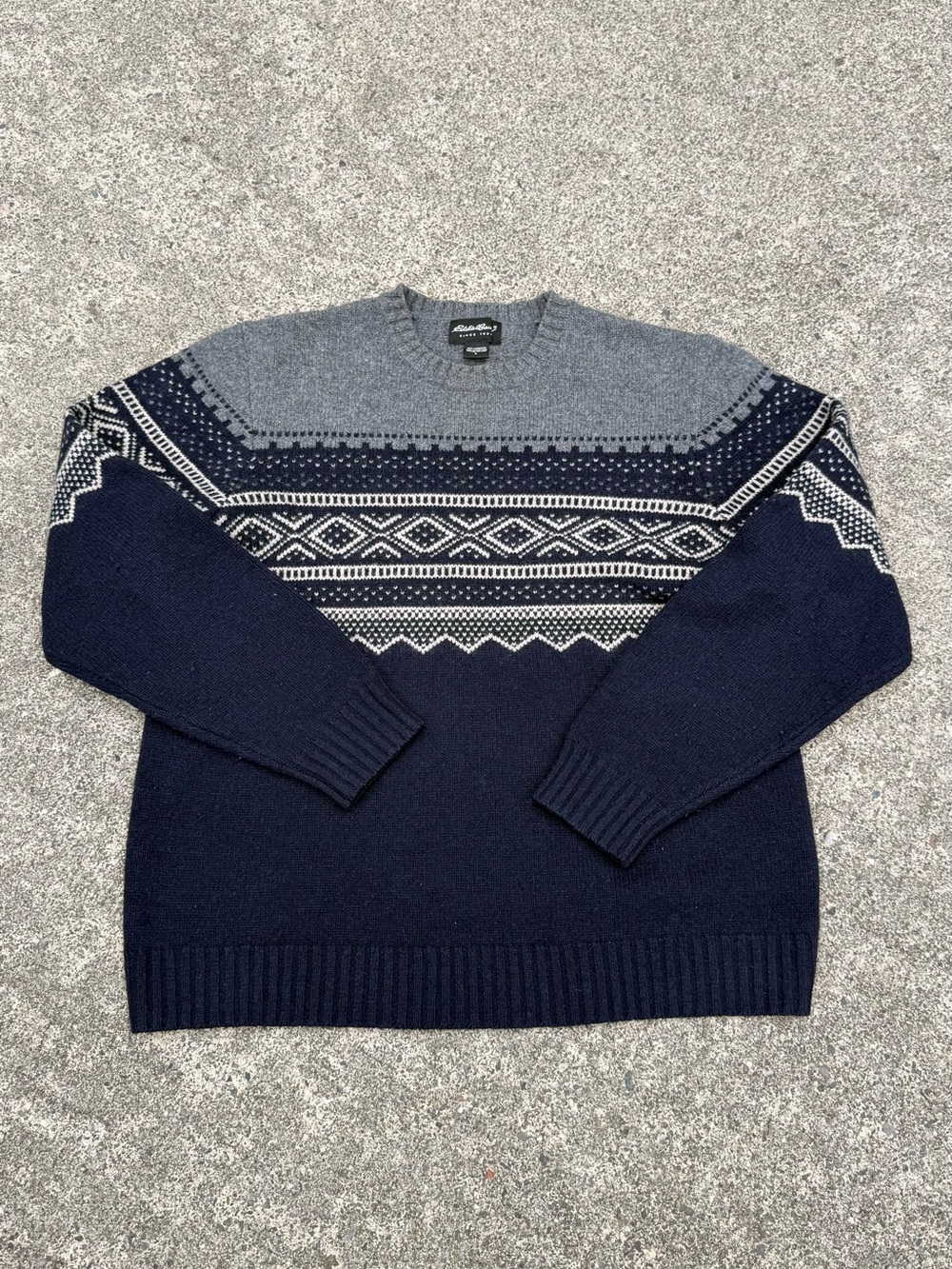 Eddie Bauer Lambswool Cottagecore Sweater Gray Navy Pattern Size L Unisex